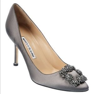 Manolo Blahnik Hangisi satin Pumps